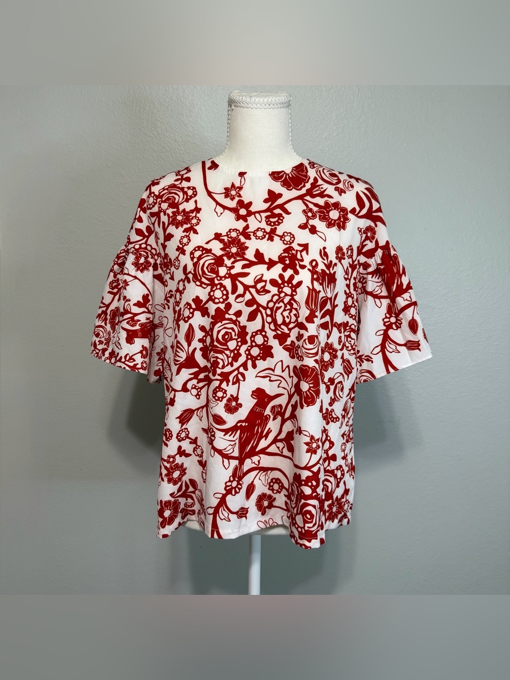 Women’s Red White Floral Artsy Flutter Sleeves  Boxy Top Blouse Medium To Large